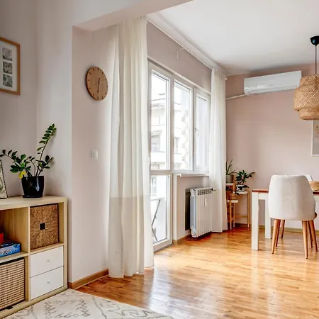 Lora's Bohemian 2bd In Center Apartament Sofia