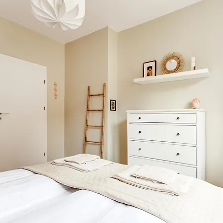 Lora's Bohemian 2bd In Center Sofia
