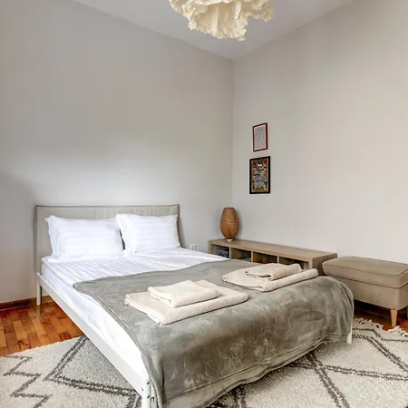 Lora's Bohemian 2bd In Center Apartament Sofia